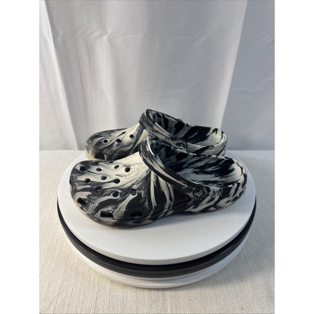 Classic Marble Clog Crocs Men's 7Women's 9 Black and White